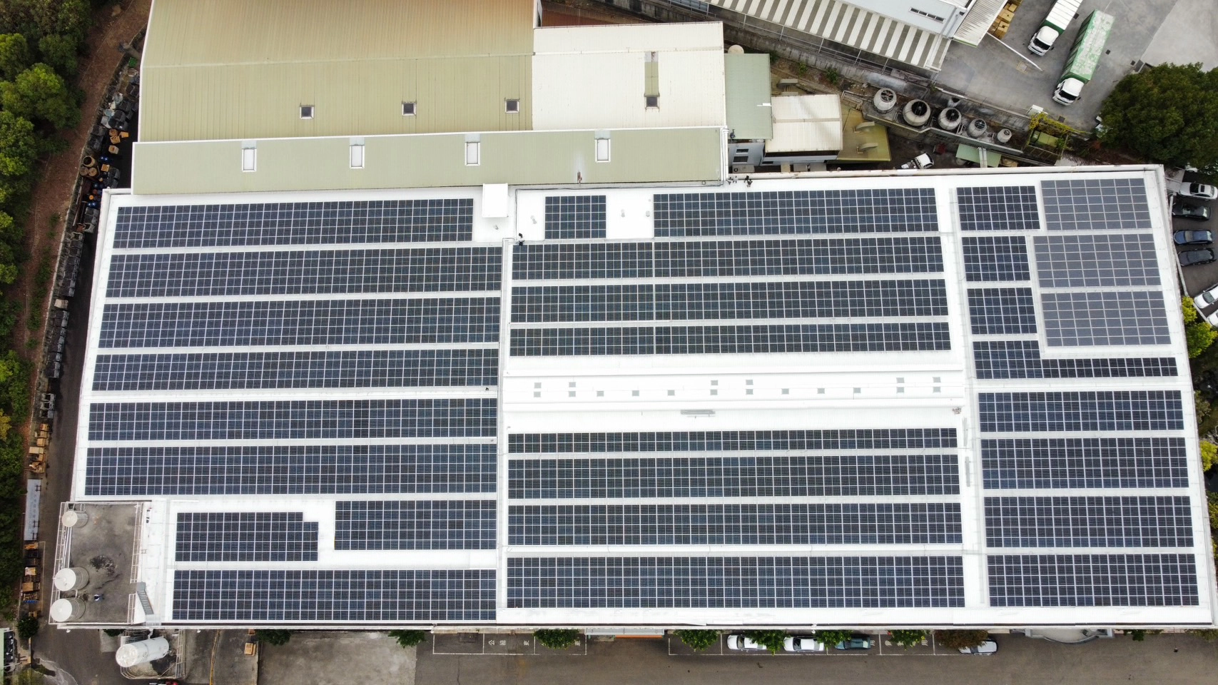 南投南投市屋頂型太陽能案場 704kW